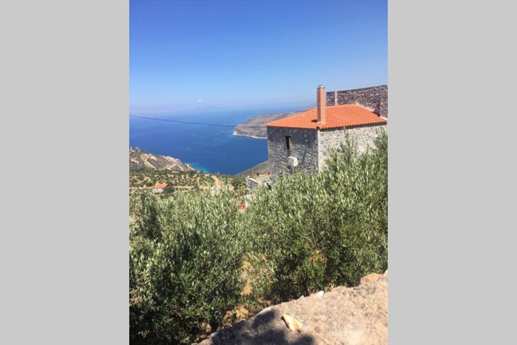 אראופוליס Πύργος Παραδοσιακός Με Μαγευτική Θέα - Villa Traditional Tower With Amazing Sea View מראה חיצוני תמונה